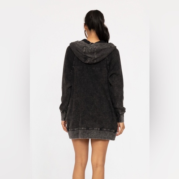 Women's 100% Cotton Oversized Mineral Washed Black Hooded Zip-Up Jacket - Picture 4 of 6